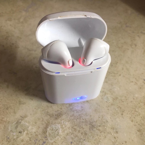 Unbranded Other - i7 Travelocity Bluetooth Twin White Earbuds